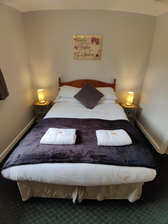 Woolpack Inn ชิชิสเตอร์ ภายนอก รูปภาพ
