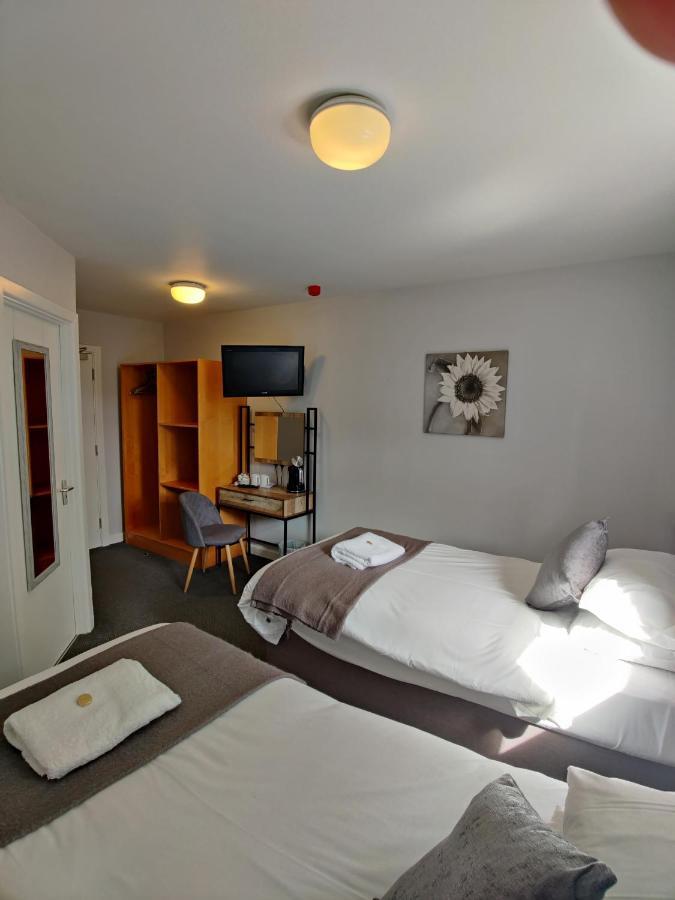 Woolpack Inn ชิชิสเตอร์ ภายนอก รูปภาพ