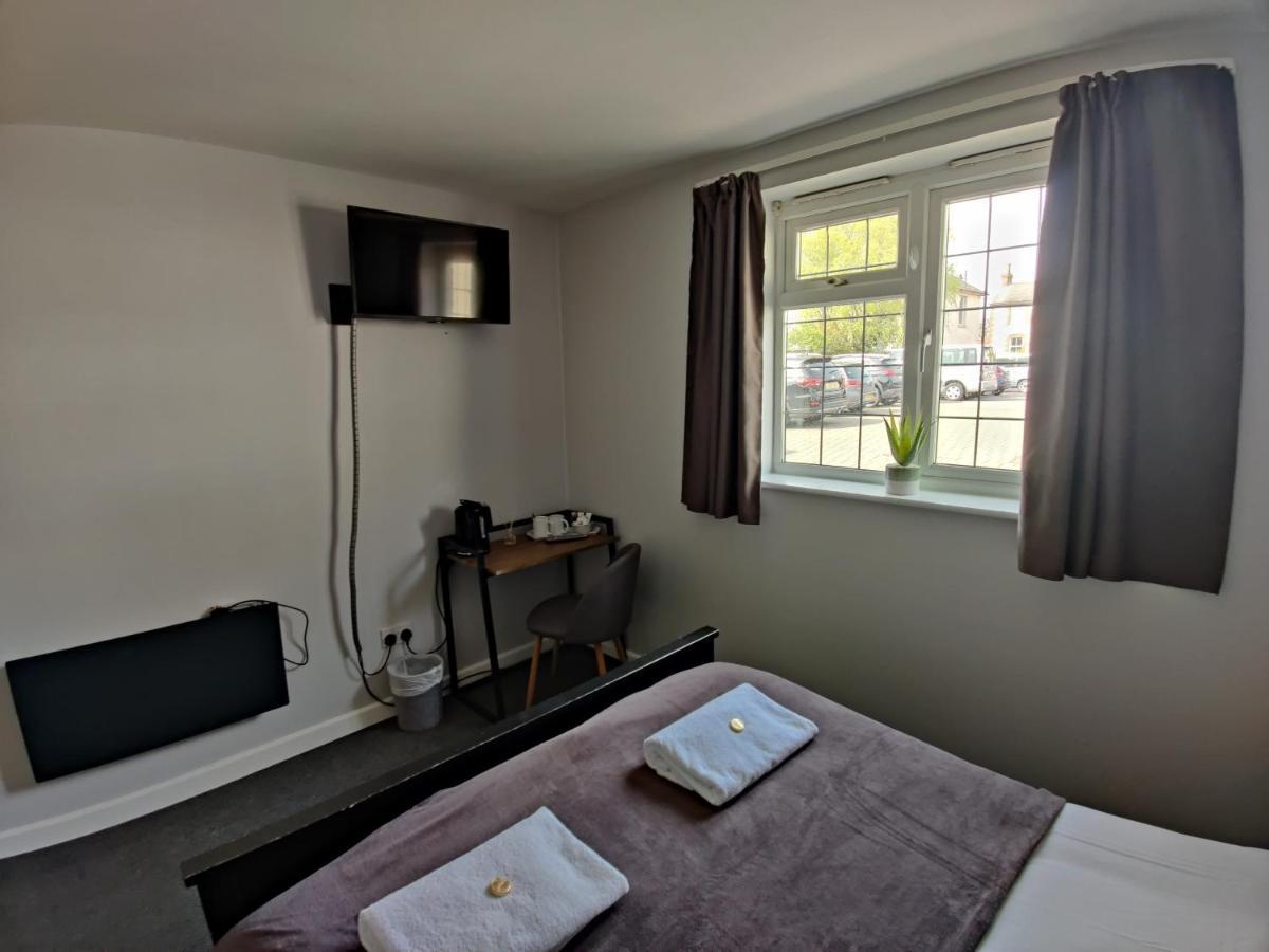 Woolpack Inn ชิชิสเตอร์ ภายนอก รูปภาพ