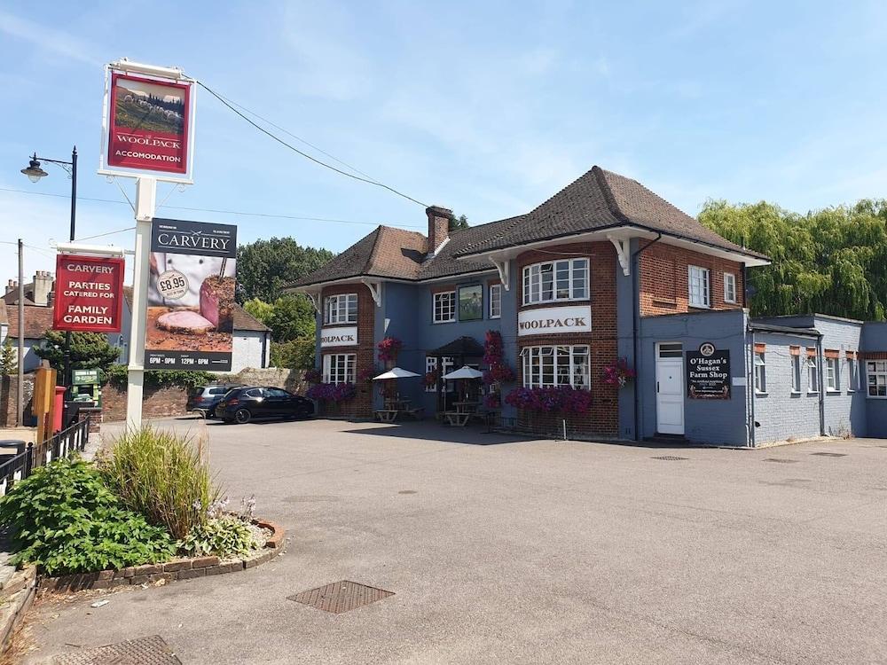 Woolpack Inn ชิชิสเตอร์ ภายนอก รูปภาพ